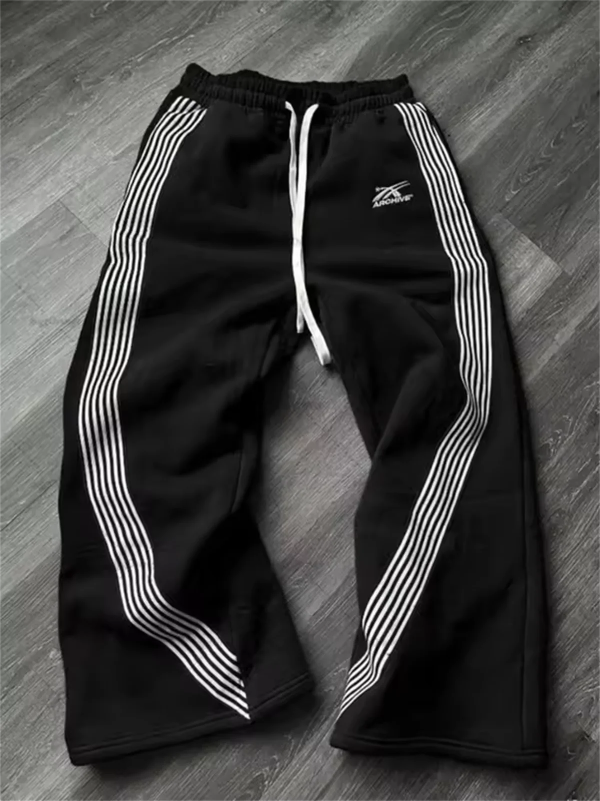 NO PURE SAINTS -STRIPED SWEATS-