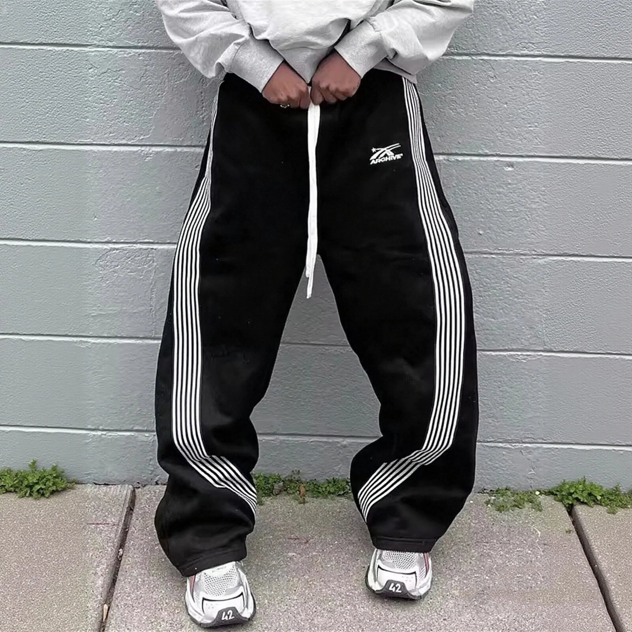 NO PURE SAINTS -STRIPED SWEATS-